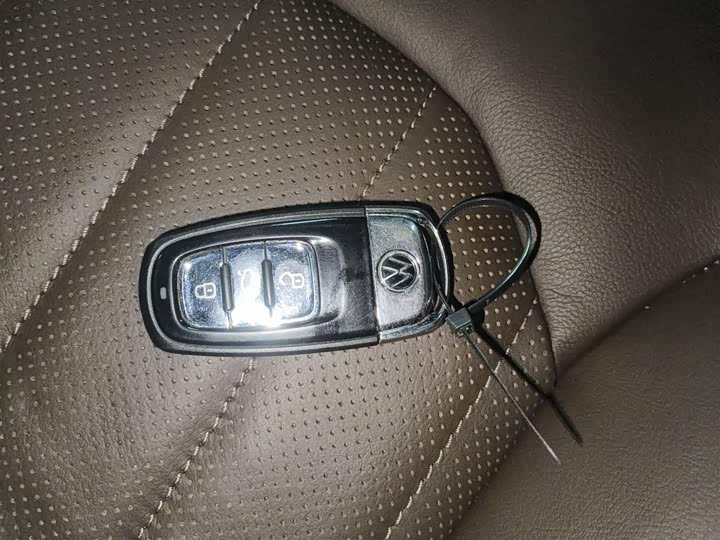 Фото 9 - Volkswagen Phideon