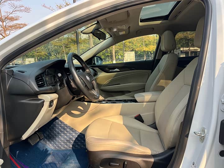 Фото 9 - Buick Regal