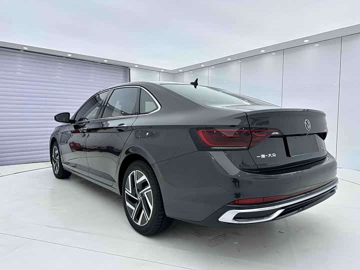 Фото 9 - Volkswagen Sagitar L