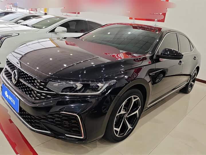 Фото 1 - Volkswagen Passat