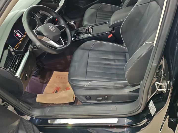 Фото 9 - Volkswagen Passat