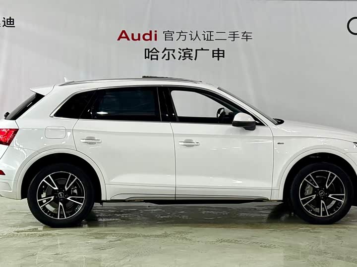 Фото 3 - Audi Q5L