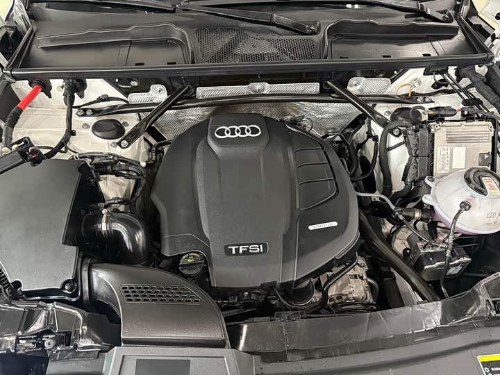 Фото 6 - Audi Q5L