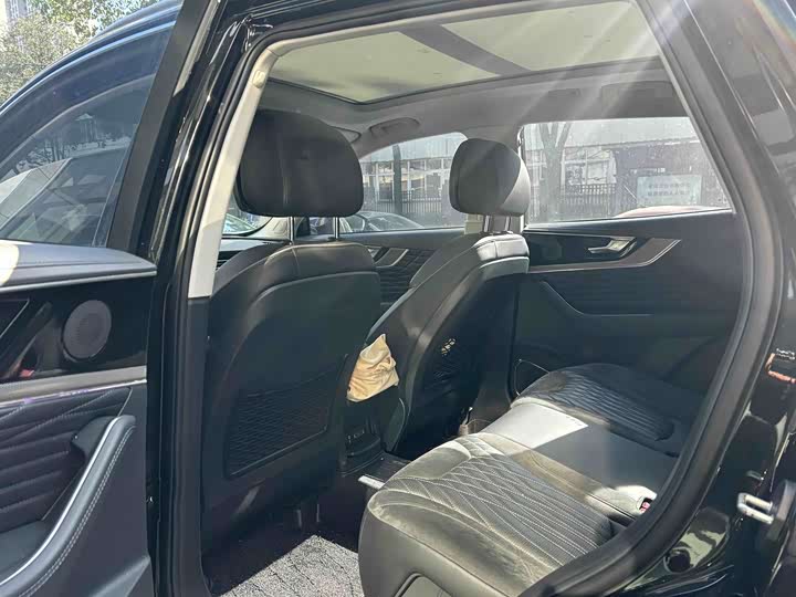 Фото 6 - Hongqi HS5