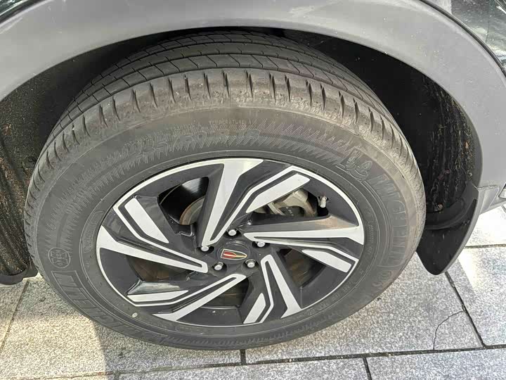 Фото 8 - Hongqi HS5