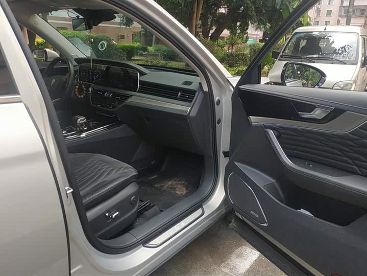 Фото 8 - Hongqi HS5