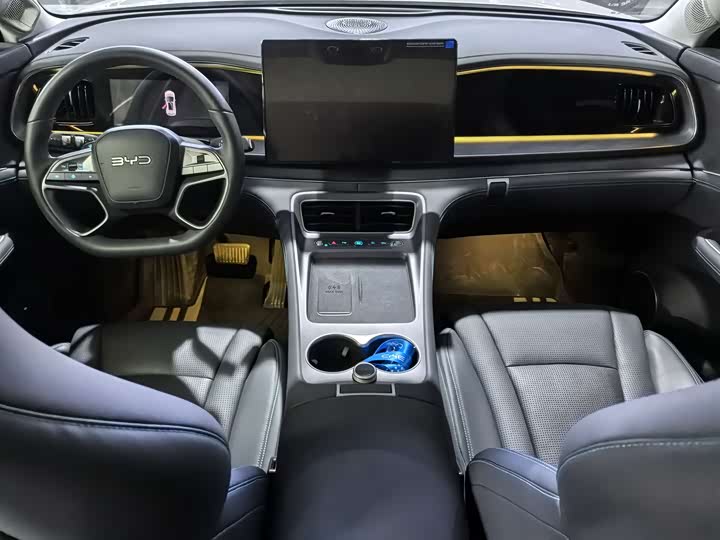 Фото 8 - BYD Sea Lion 07 DM-i Hybrid