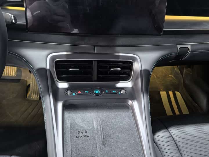 Фото 9 - BYD Sea Lion 07 DM-i Hybrid