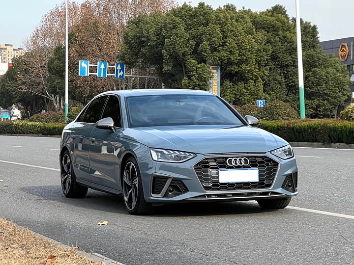 Фото 3 - Audi A4L