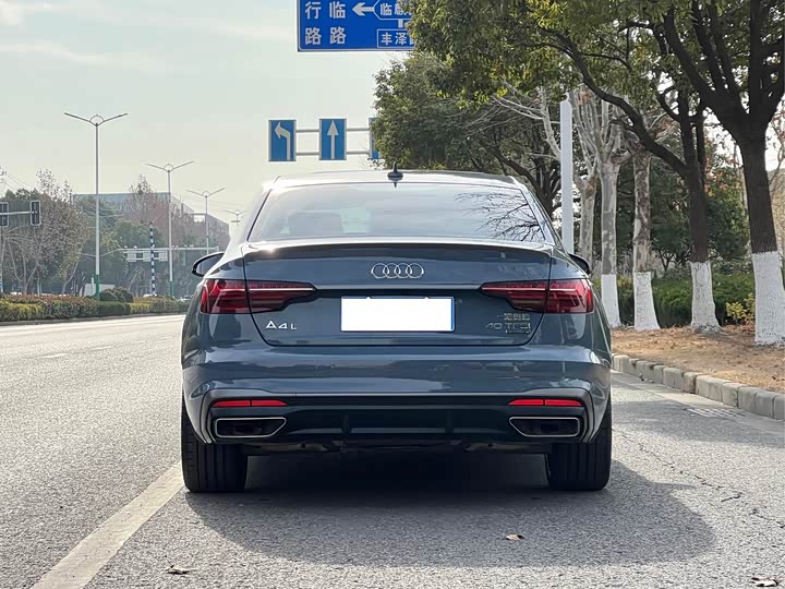 Фото 5 - Audi A4L