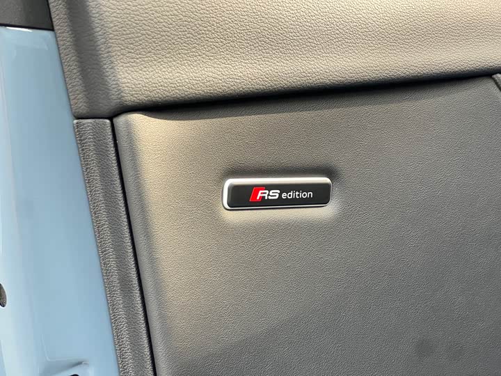 Фото 8 - Audi A4L