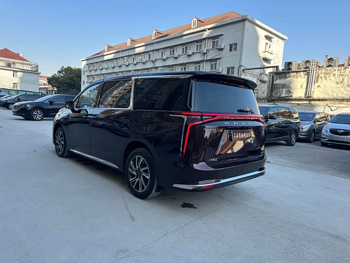 Фото 7 - Maxus Mifa 9