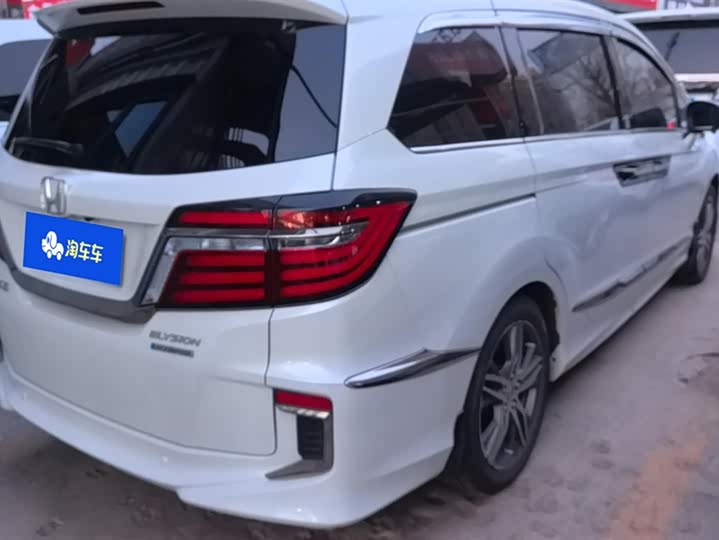 Фото 3 - Honda Elysion