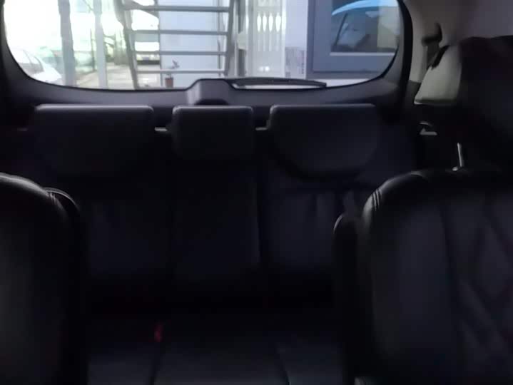 Фото 4 - Honda Elysion