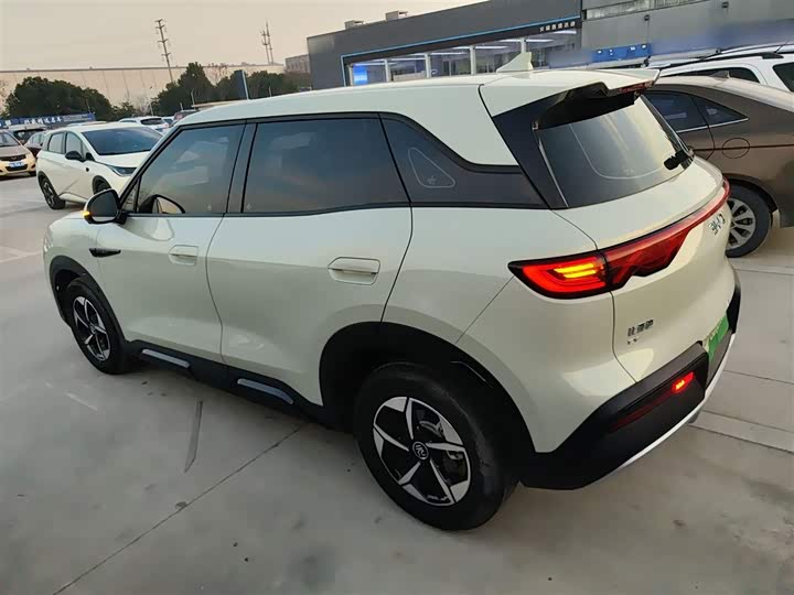 Фото 5 - BYD Yuan Up