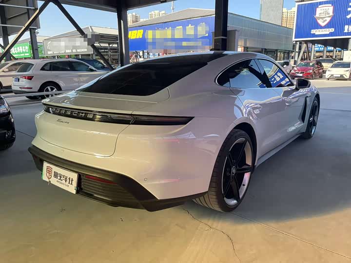 Фото 4 - Porsche Taycan