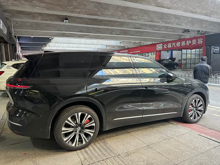 Фото 1 - Nio ES8