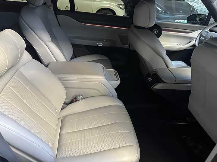 Фото 3 - Nio ES8