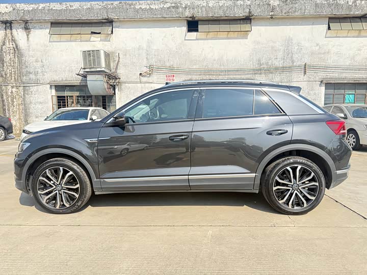 Фото 7 - Volkswagen T-Roc