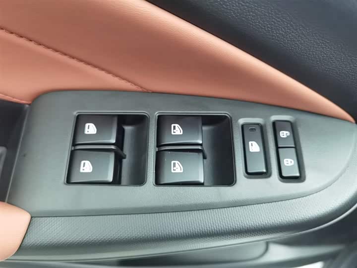 Фото 9 - Changan Eado Plus