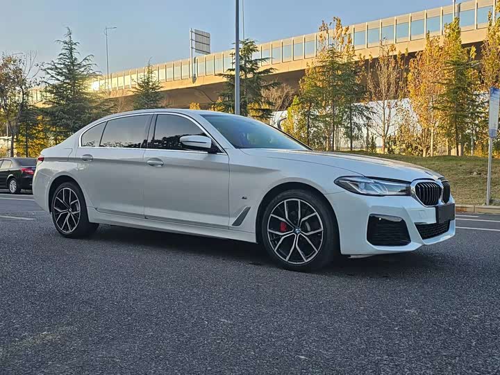 Фото 3 - BMW 5 Series