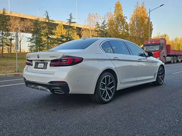 Фото 9 - BMW 5 Series