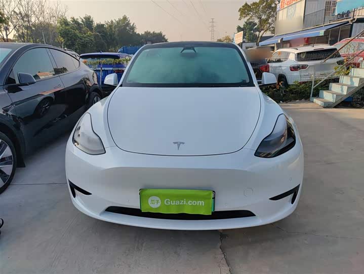 Фото 3 - Tesla Model Y