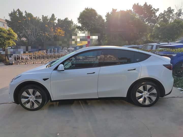 Фото 5 - Tesla Model Y