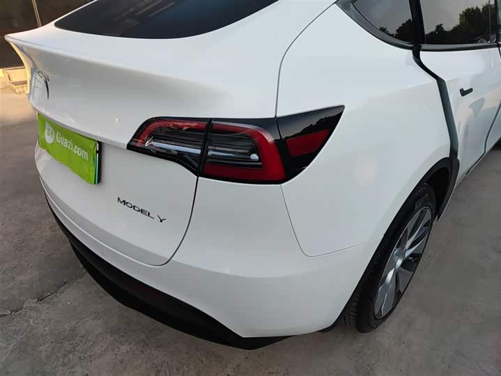 Фото 8 - Tesla Model Y