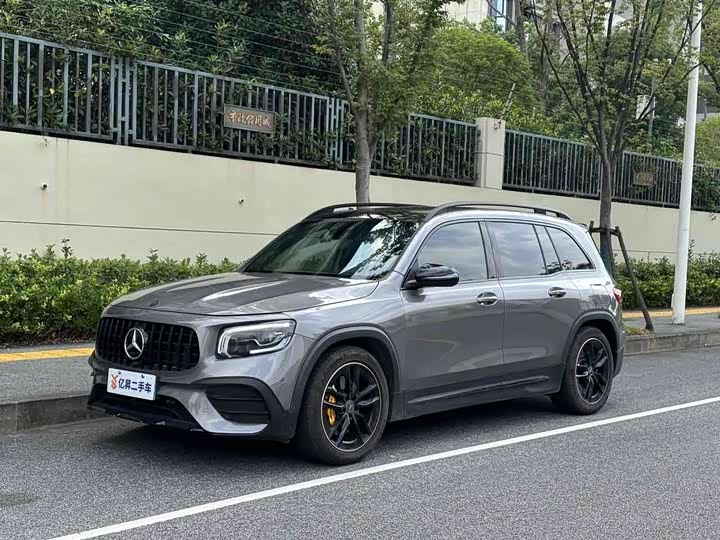 Фото 1 - Mercedes-Benz GLB-Class AMG