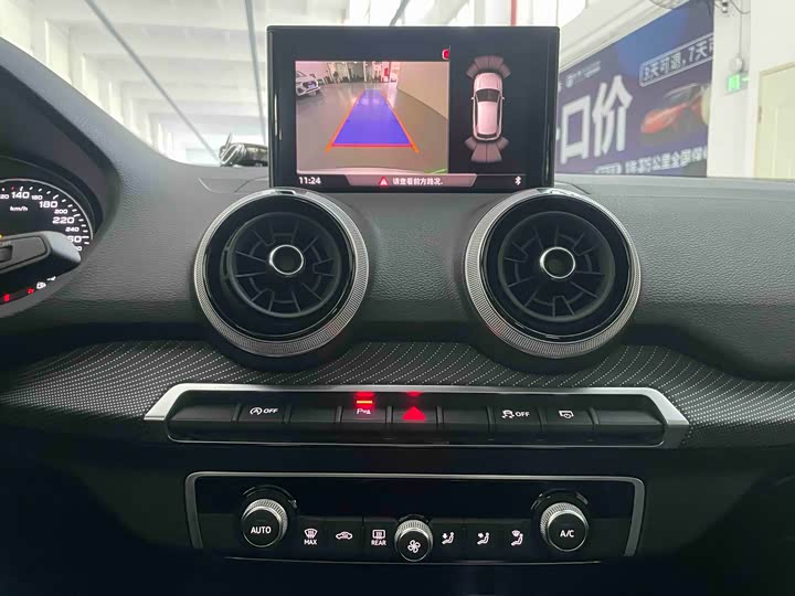 Фото 9 - Audi Q2L