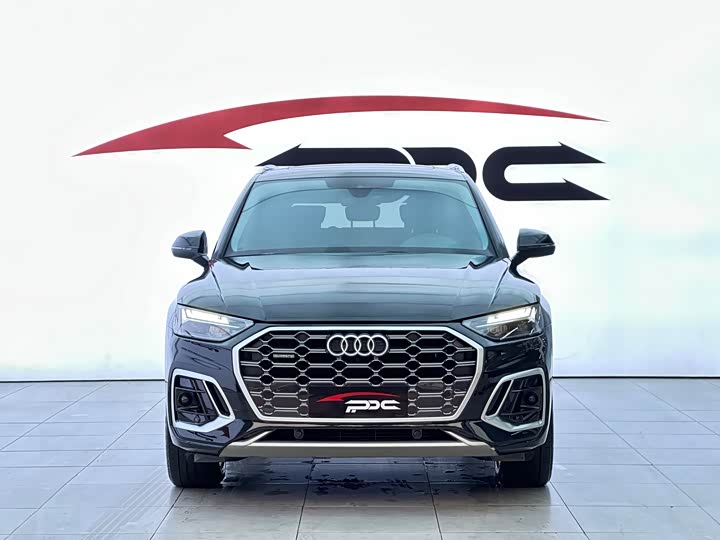 Фото 2 - Audi Q5L