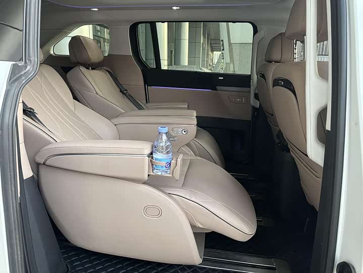 Фото 8 - XPeng X9