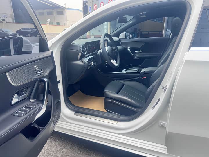 Фото 6 - Mercedes-Benz A-Class