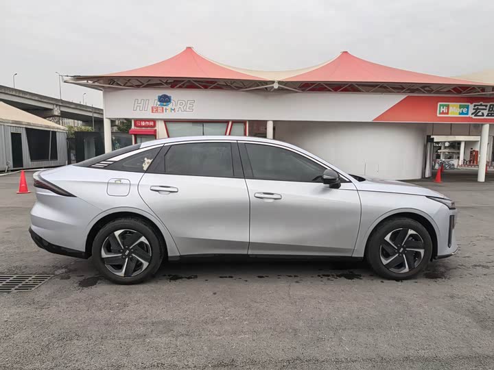 Фото 6 - Geely Galaxy L6