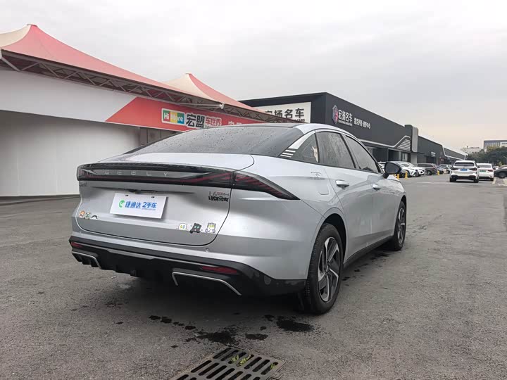 Фото 7 - Geely Galaxy L6