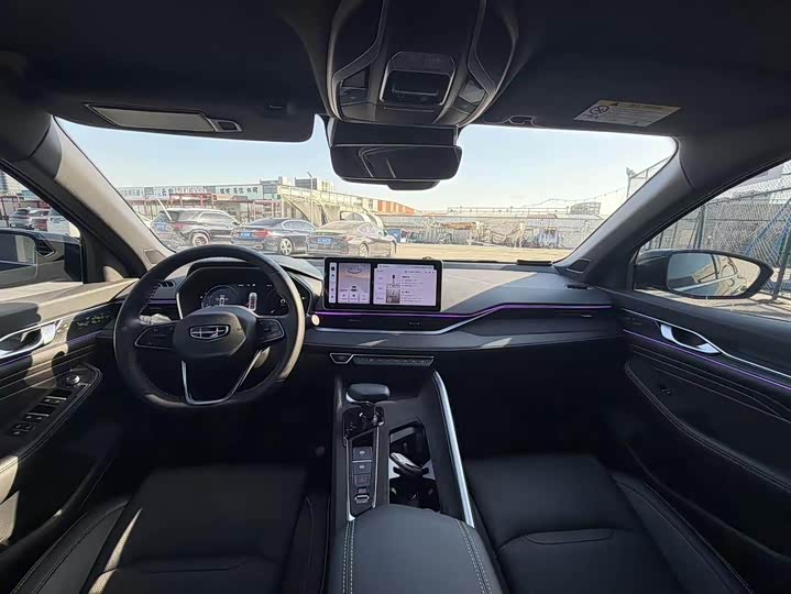 Фото 6 - Geely Preface