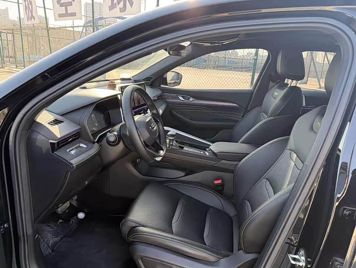 Фото 8 - Geely Preface