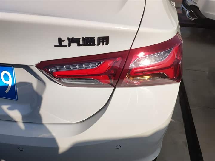 Фото 8 - Chevrolet Malibu XL