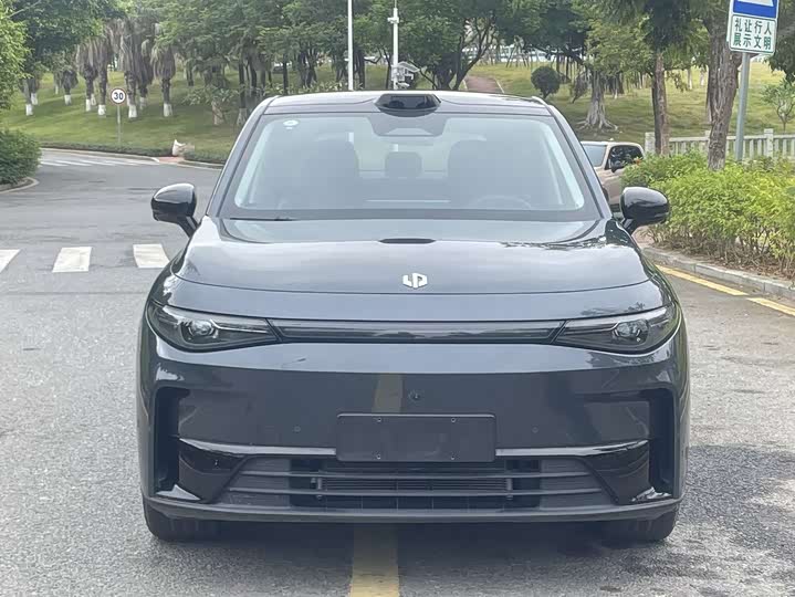 Фото 2 - Leapmotor C10