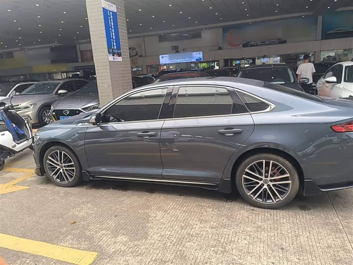 Фото 4 - Geely Preface