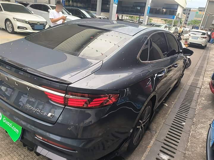 Фото 6 - Geely Preface