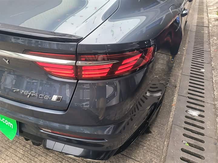 Фото 7 - Geely Preface