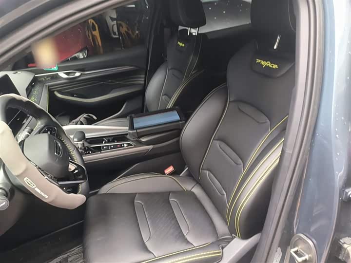 Фото 9 - Geely Preface