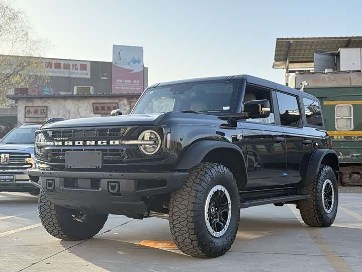 Фото 1 - Ford Bronco