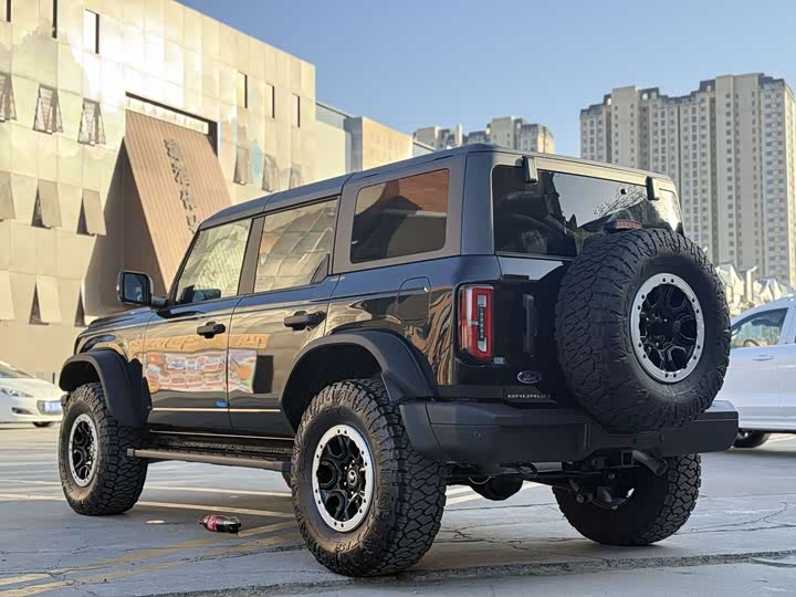Фото 2 - Ford Bronco
