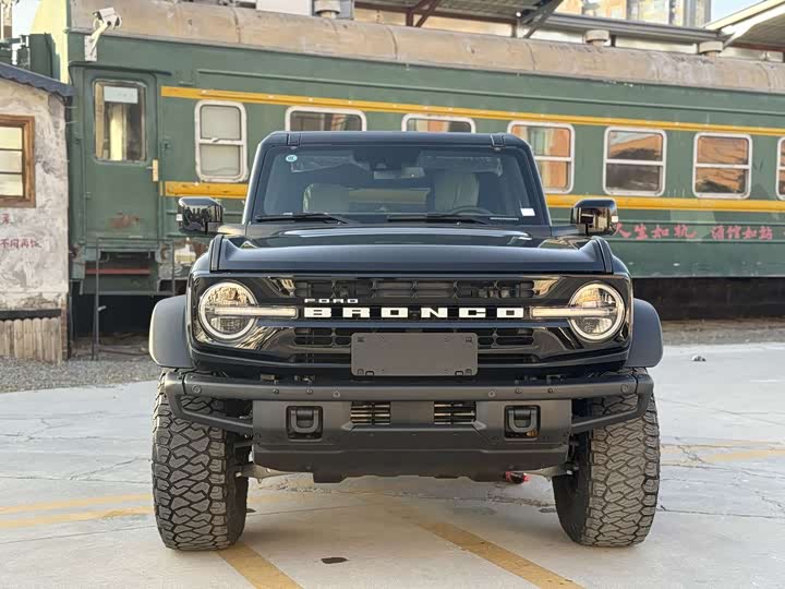 Фото 8 - Ford Bronco