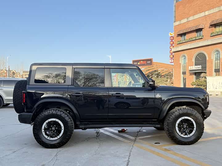 Фото 9 - Ford Bronco