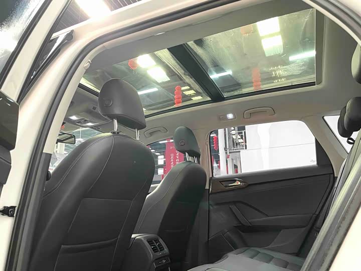 Фото 8 - Volkswagen Tharu