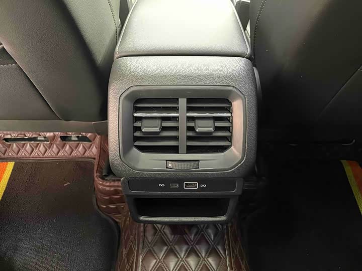 Фото 9 - Volkswagen Tharu